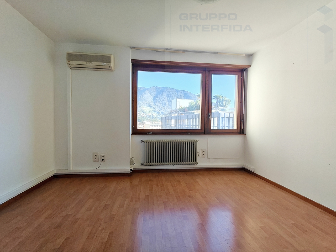 120m² Büro, Foto 3 von 5