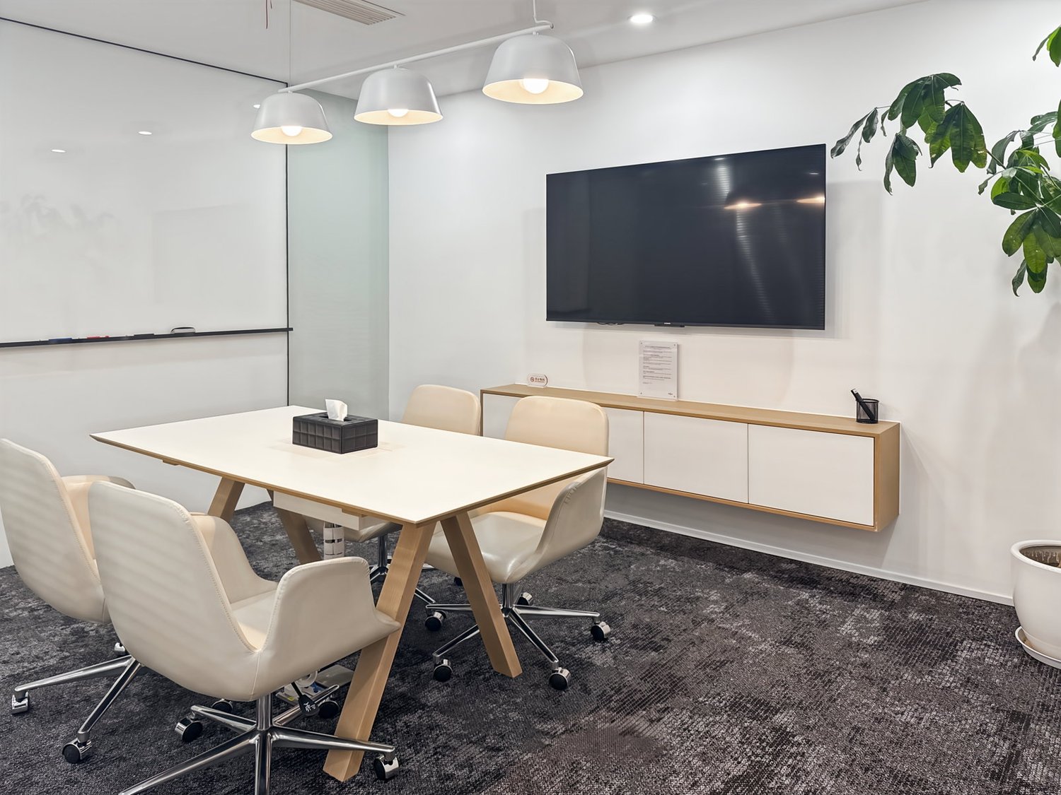 300m² office, photo 10 of 10