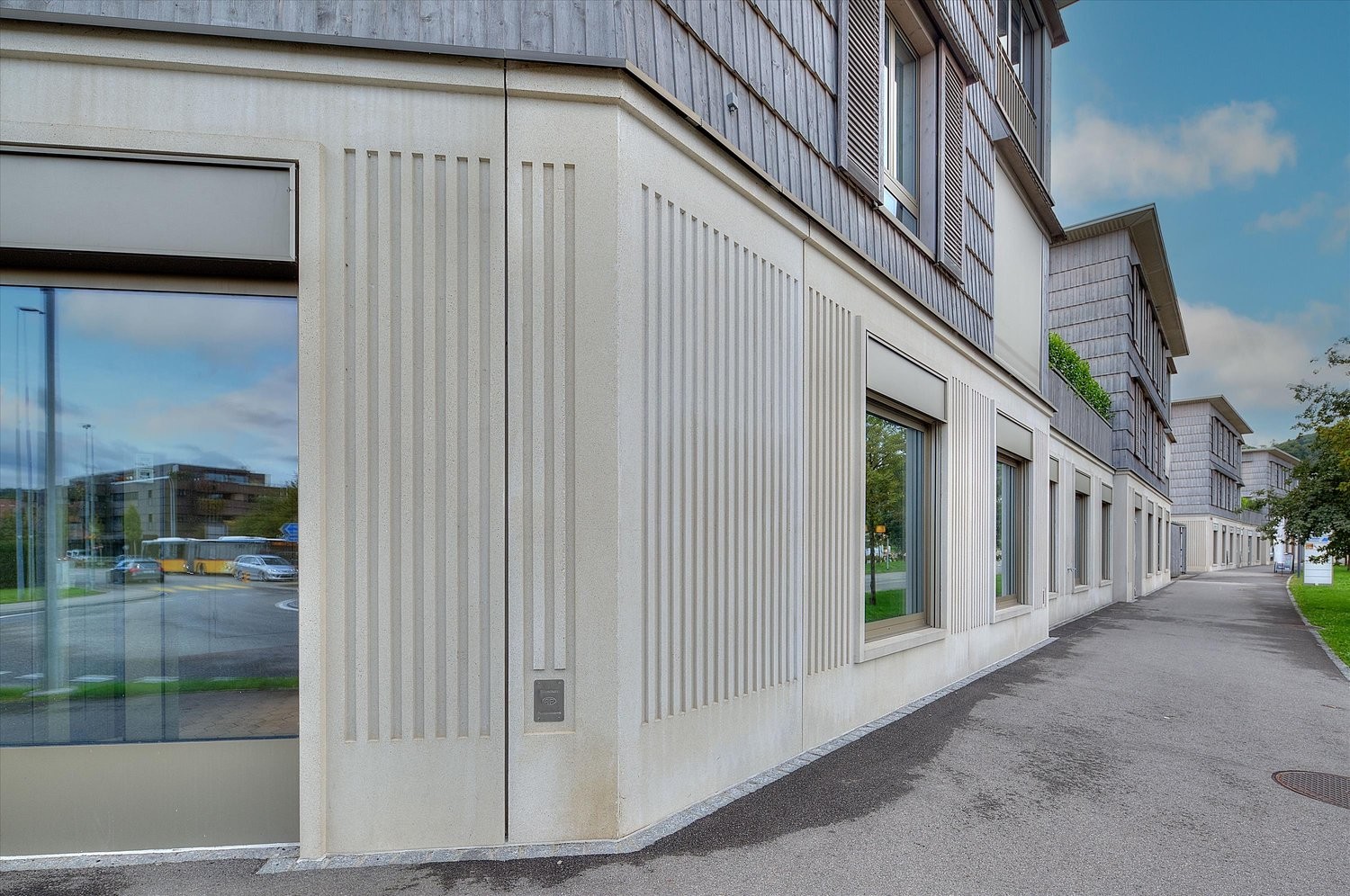 242m² commercial