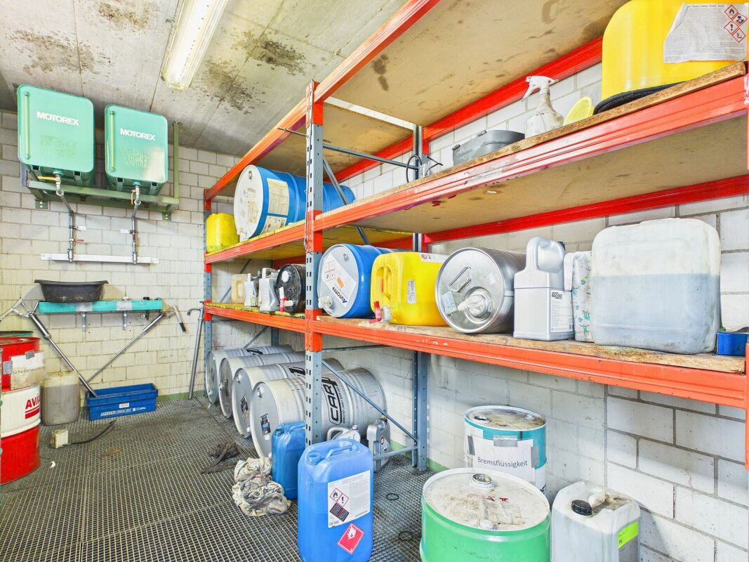 350m² workshop