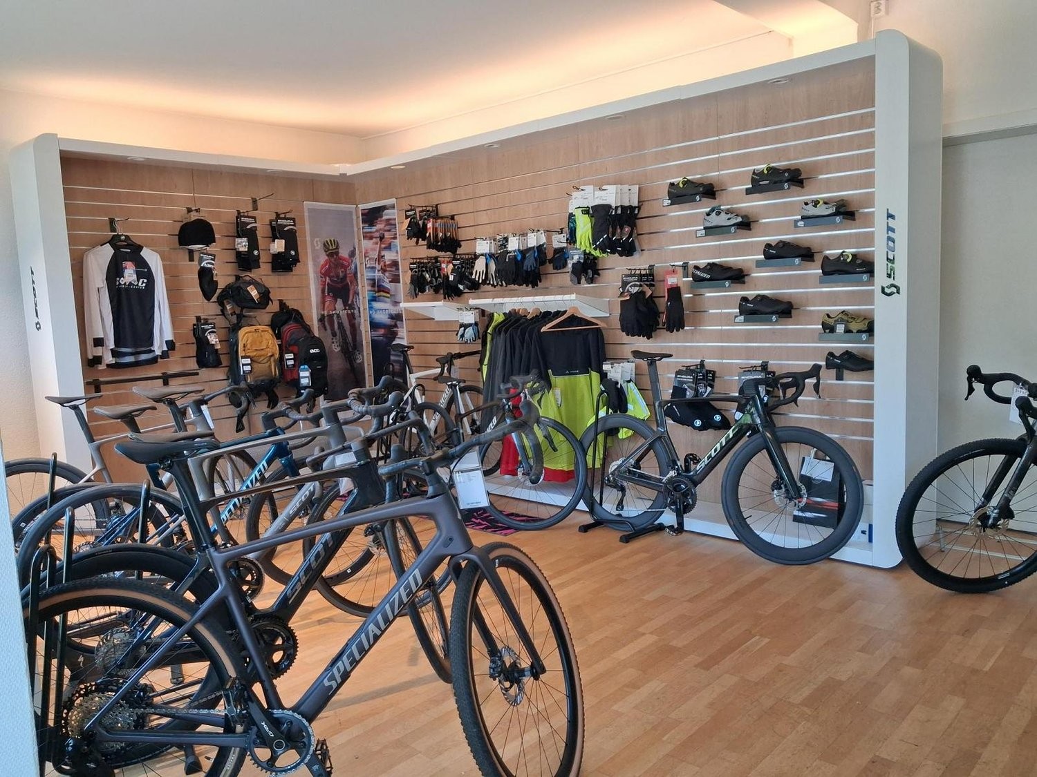 negozio di 24m², foto 1 di 4