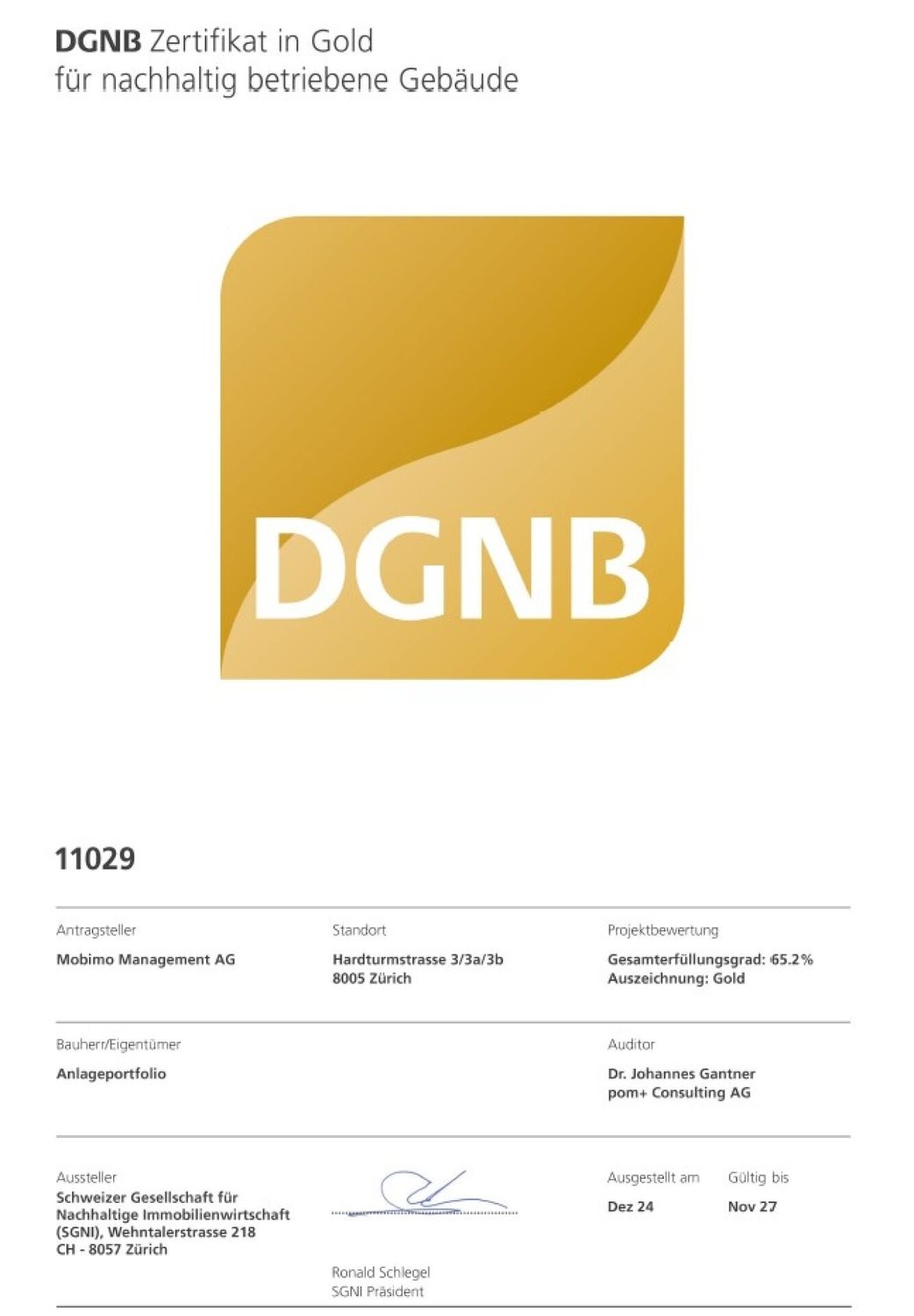 962m² office