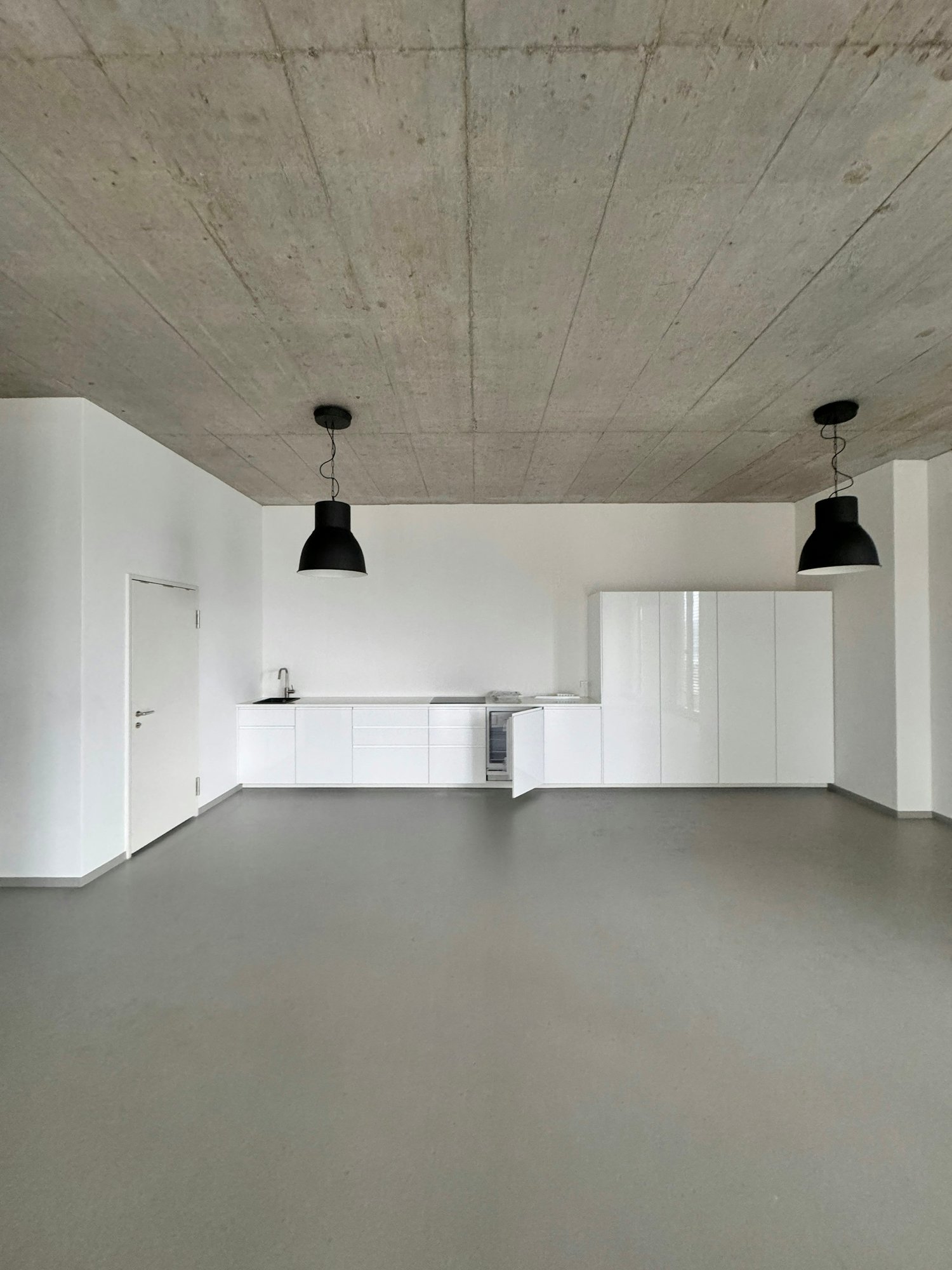 100m² office
