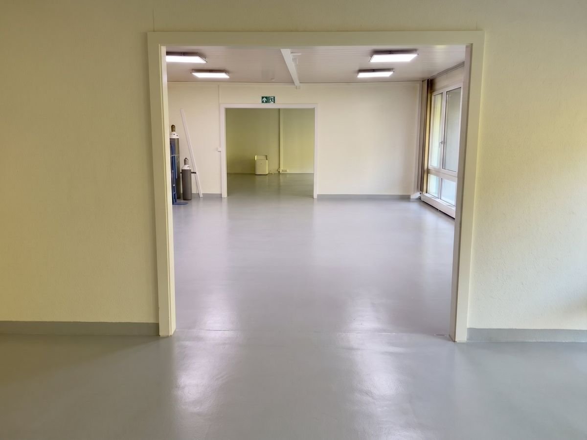 120m² office