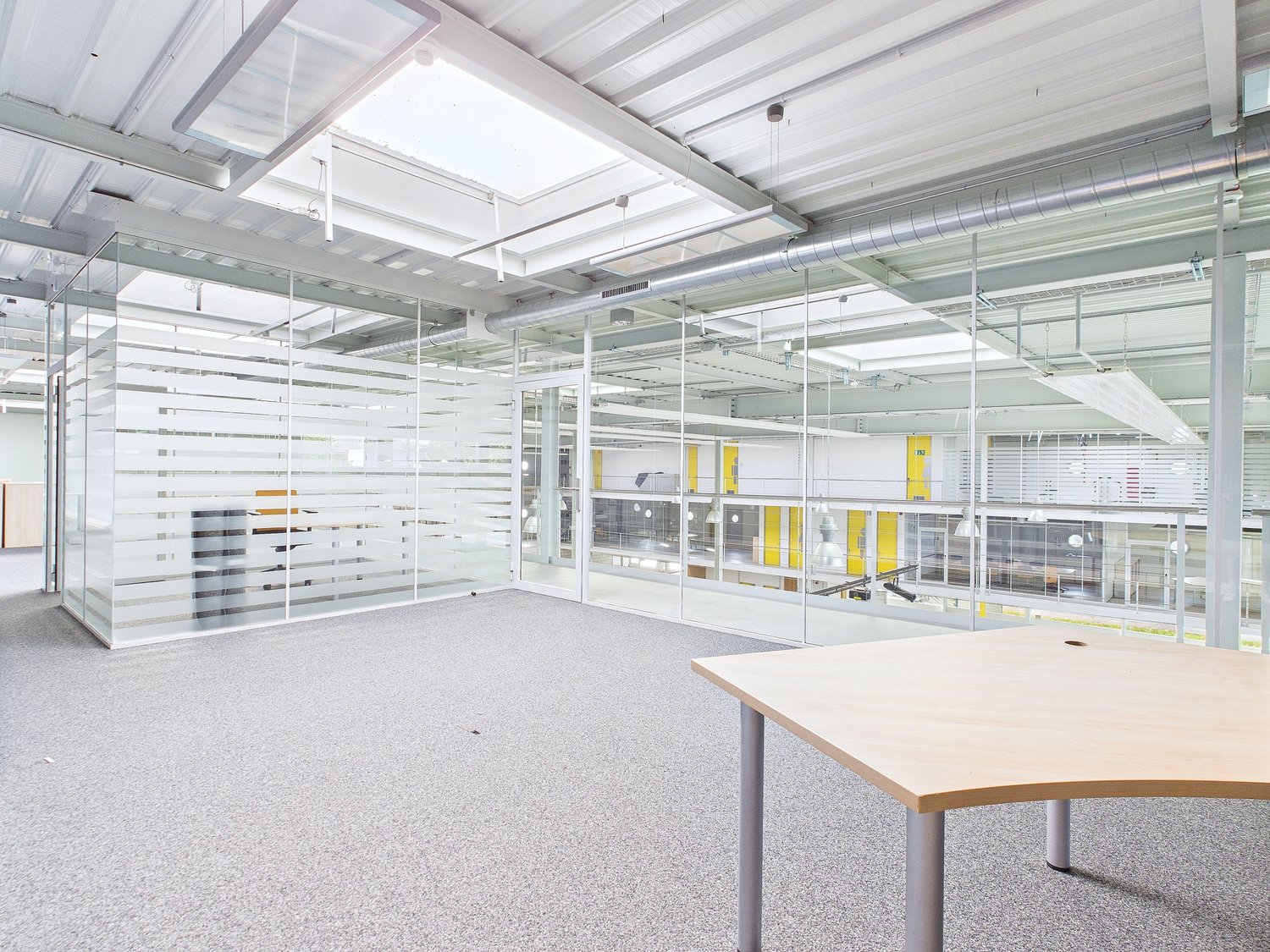 144m² industrial object
