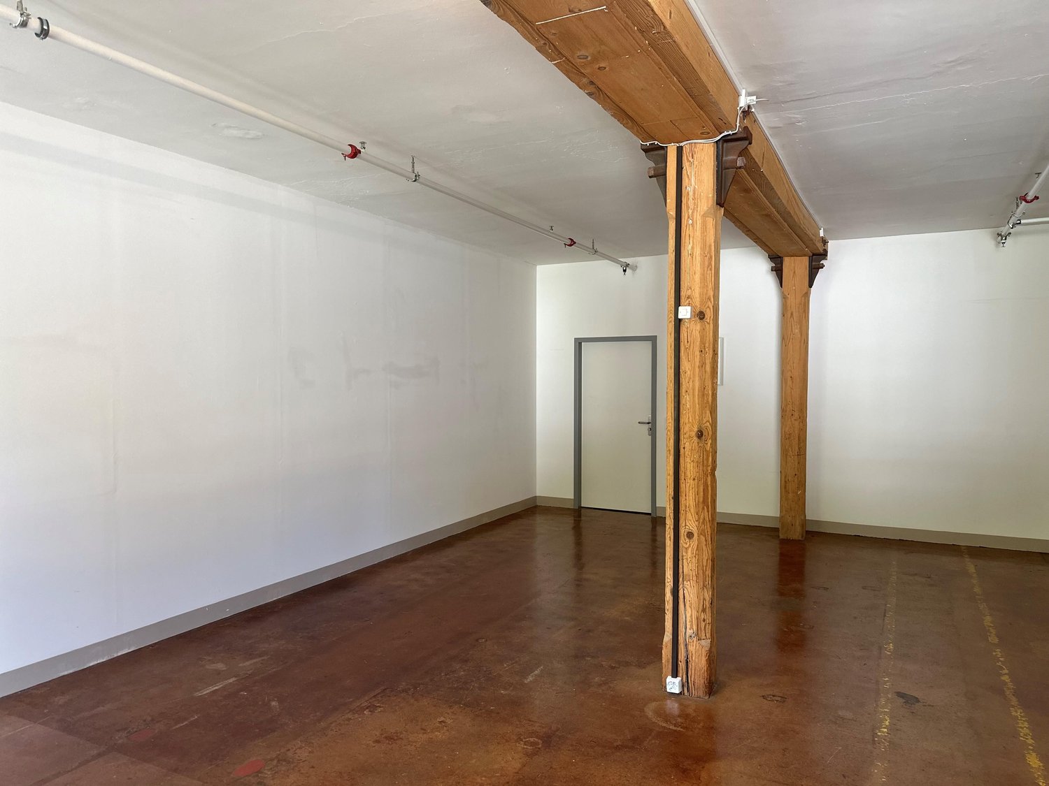 65m² office