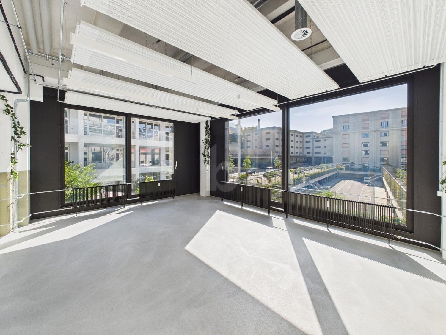 38m² office