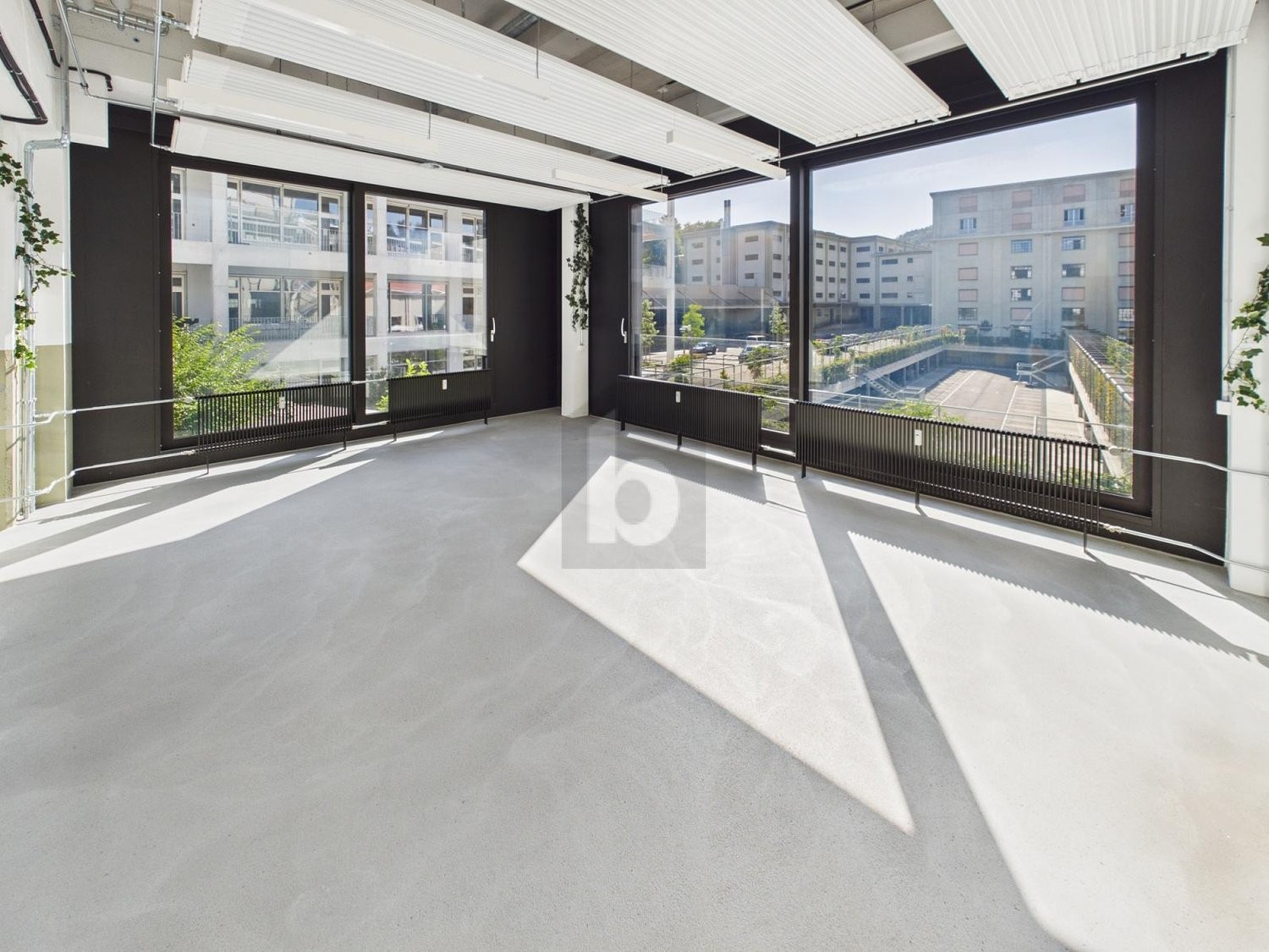 38m² office