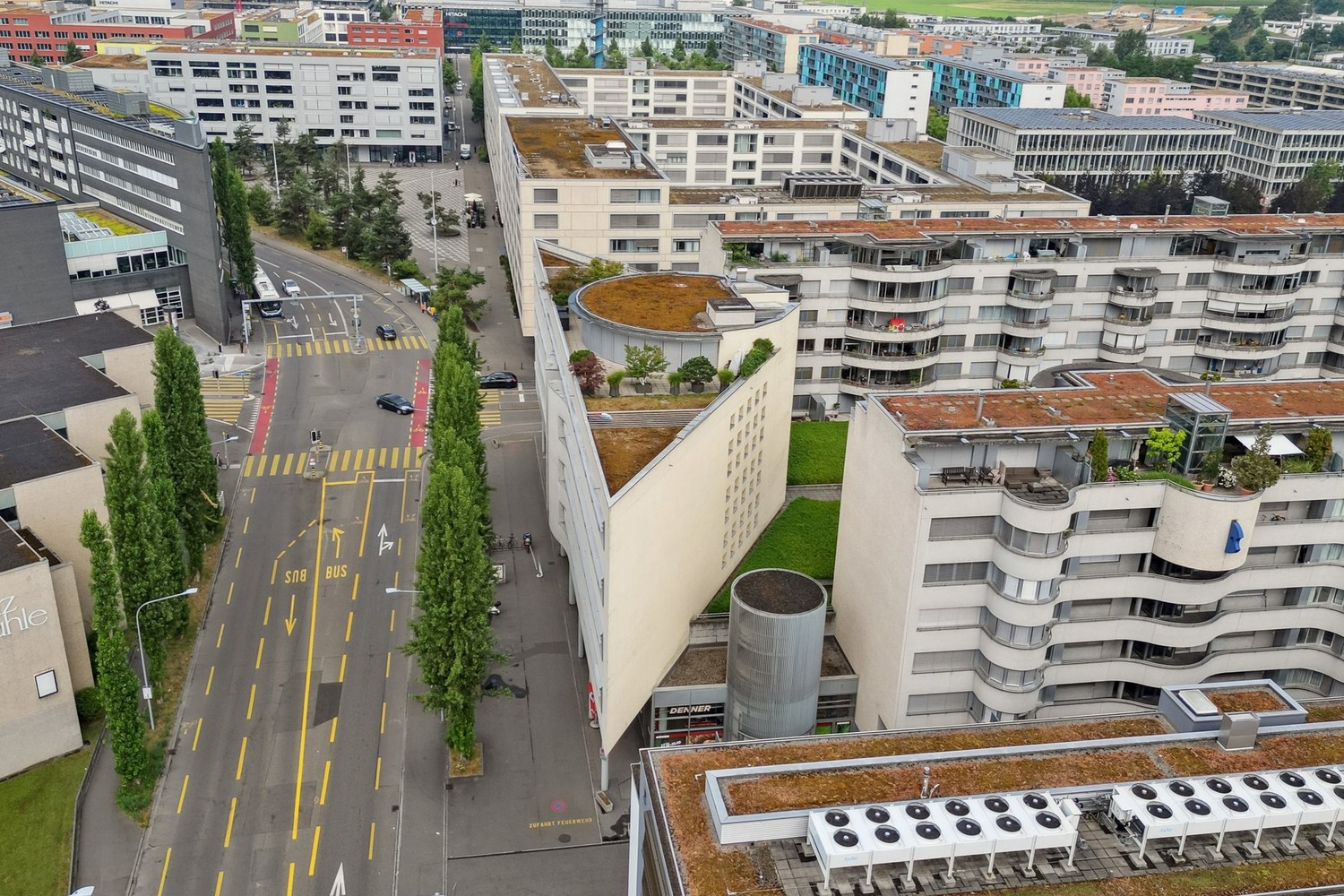 451m² office