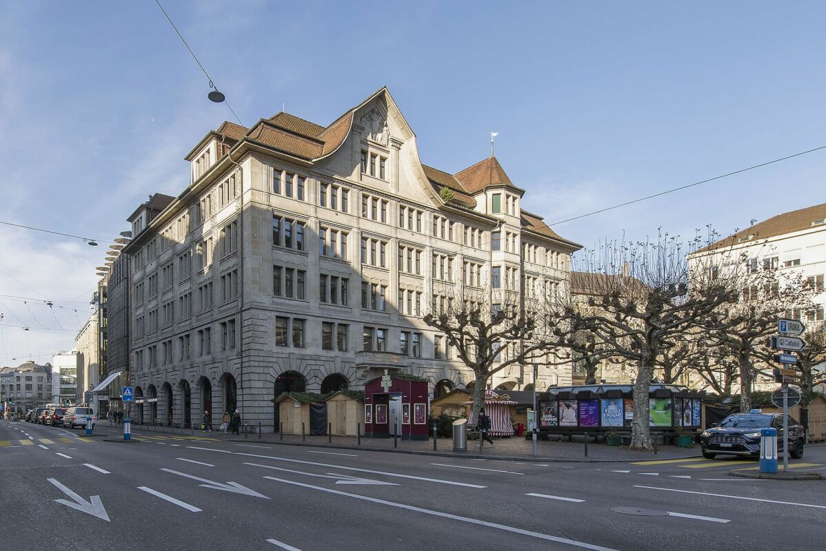 3900m² office
