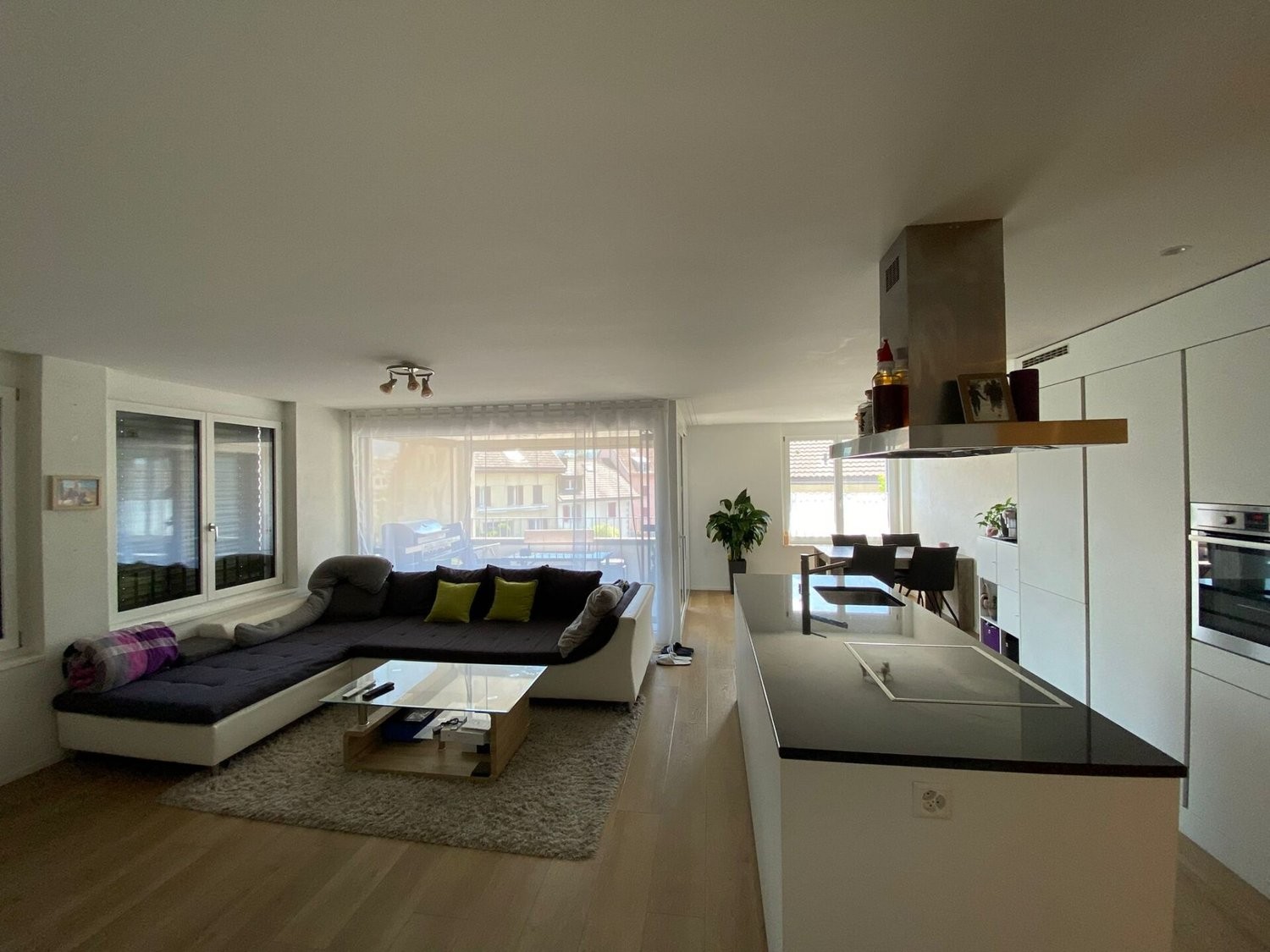 Living / commercial building
