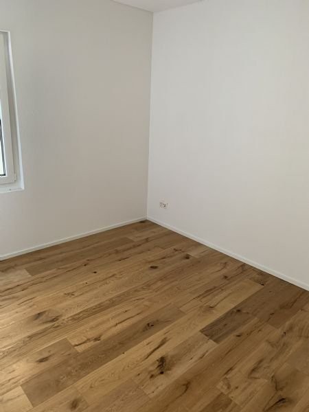Commercial, Foto 2 von 7