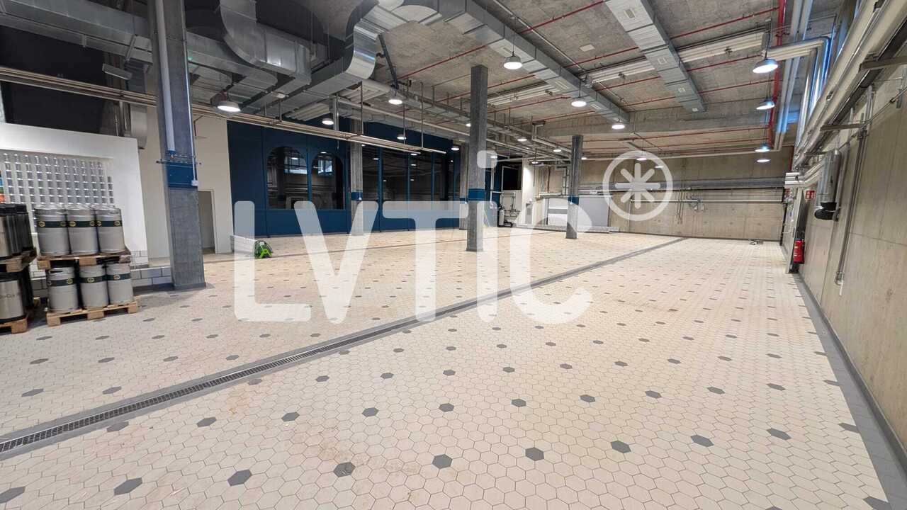 800m² deposito, foto 1 di 9