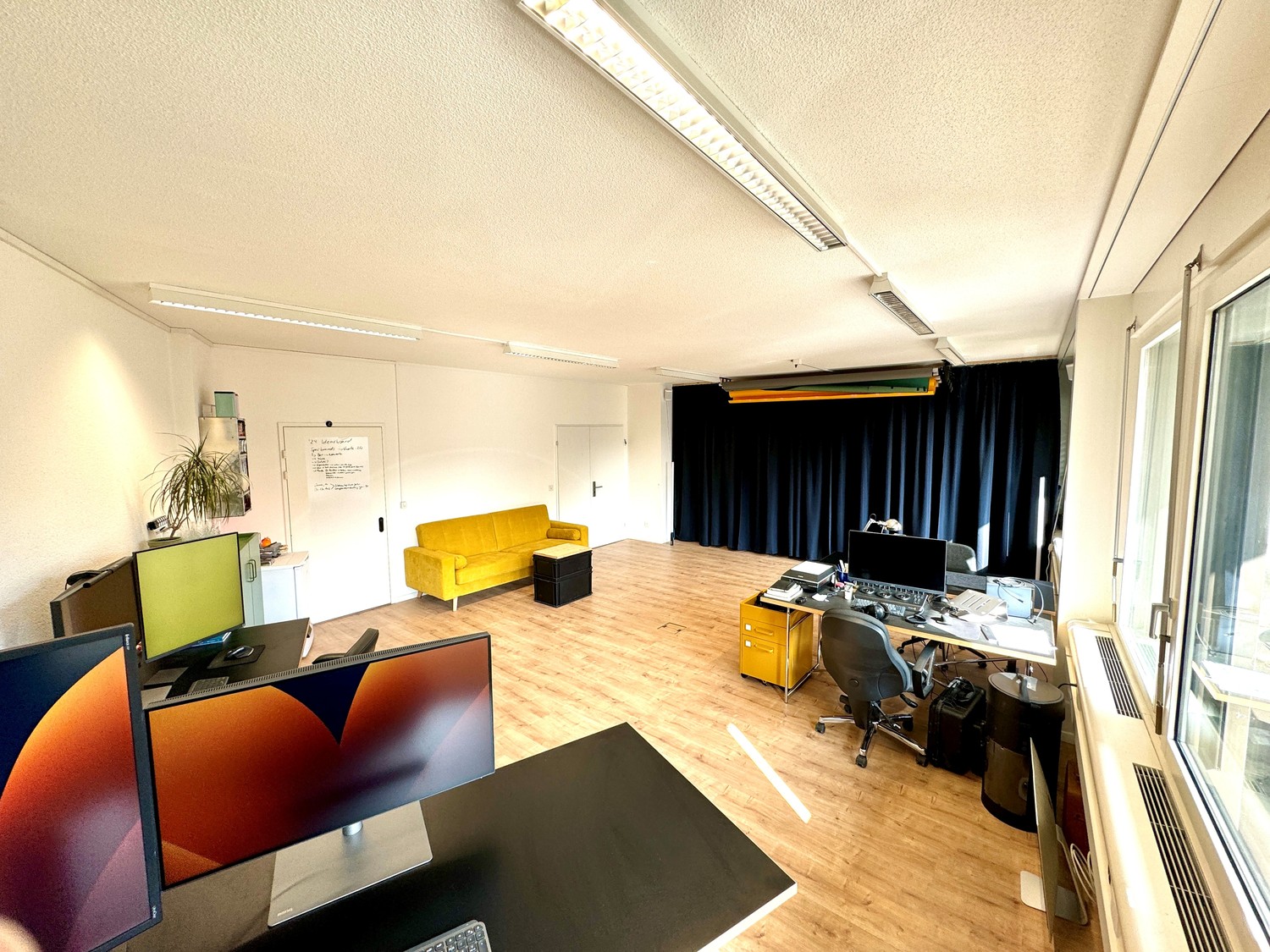 52m² office