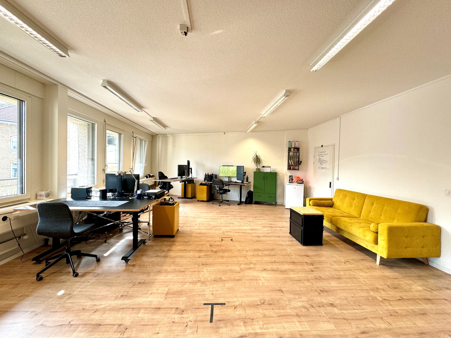 52m² office