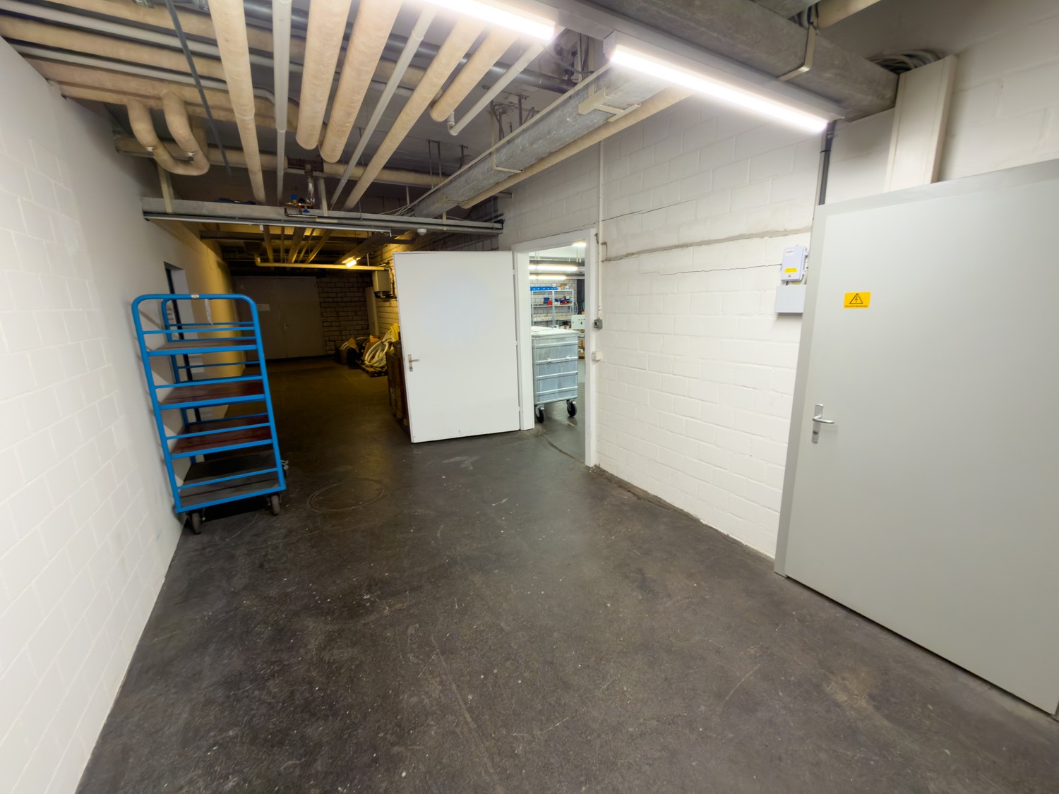 255m² commercial