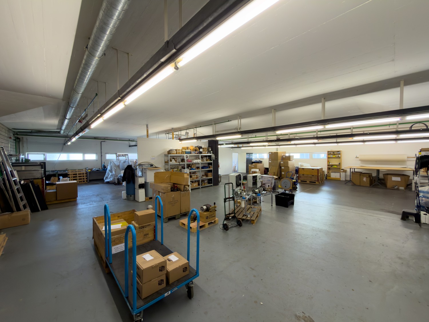 255m² commercial