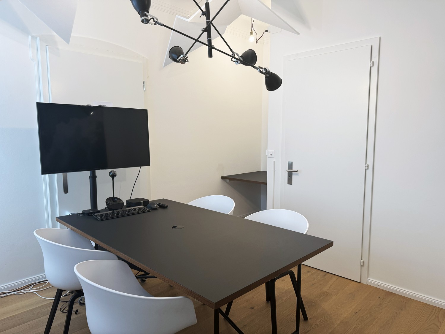 140m² office