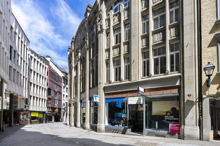 140m² office