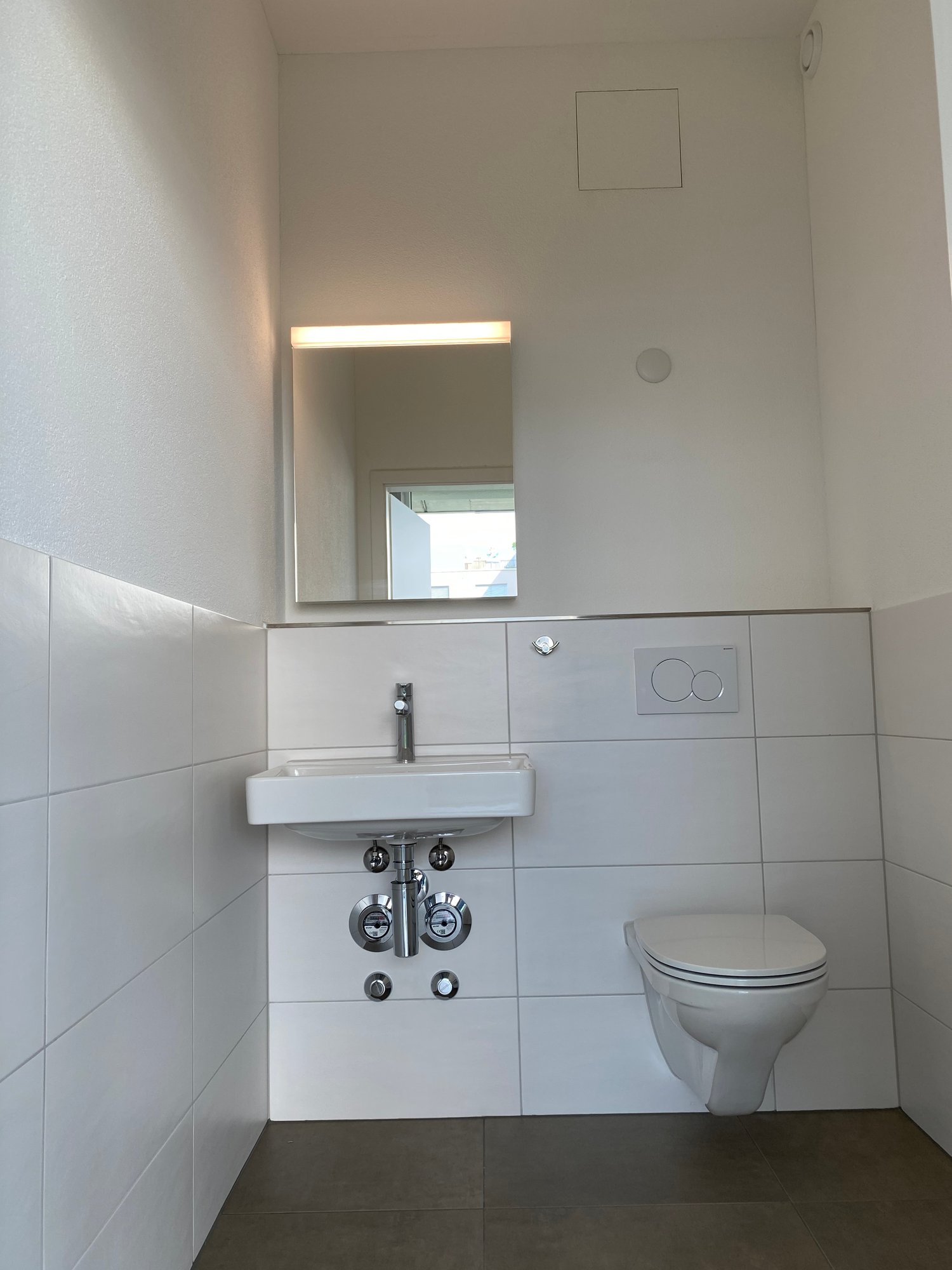 83m² commercial
