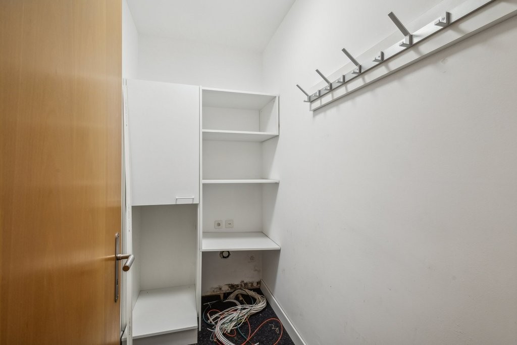 199m² Büro, Foto 6 von 7