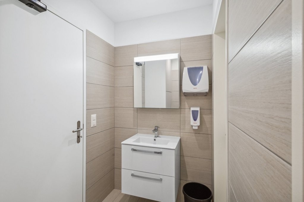 199m² Büro, Foto 5 von 7