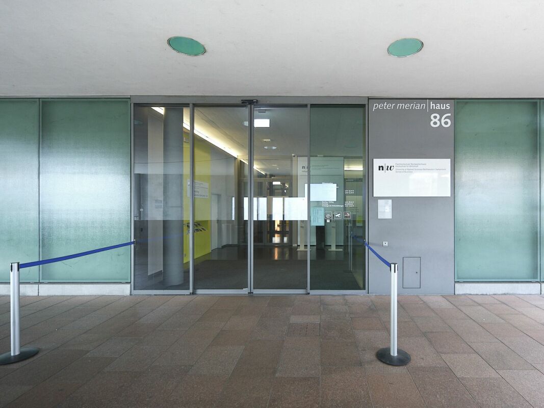 6700m² office
