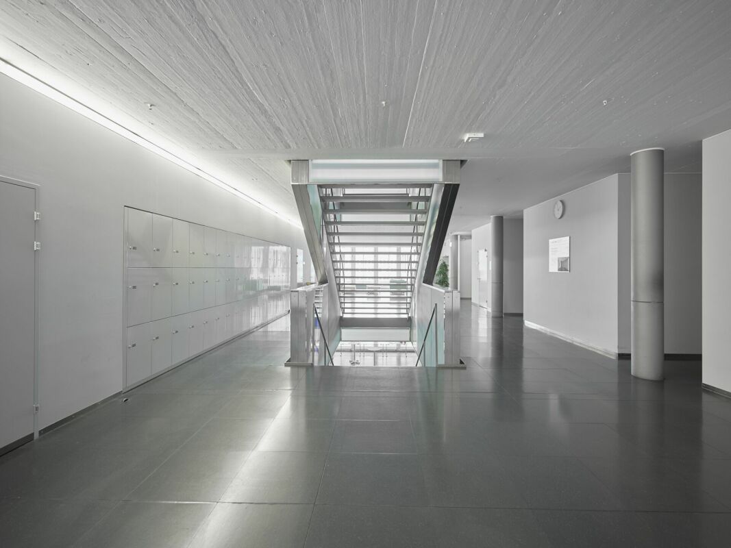 6700m² office