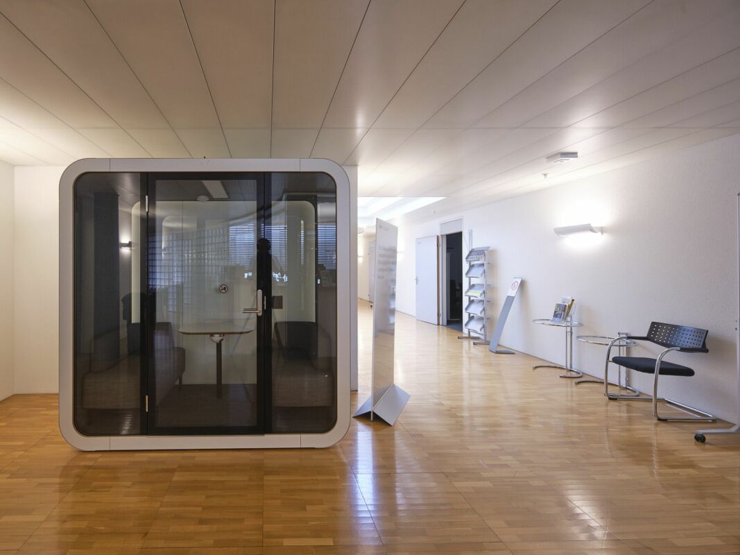 6700m² office