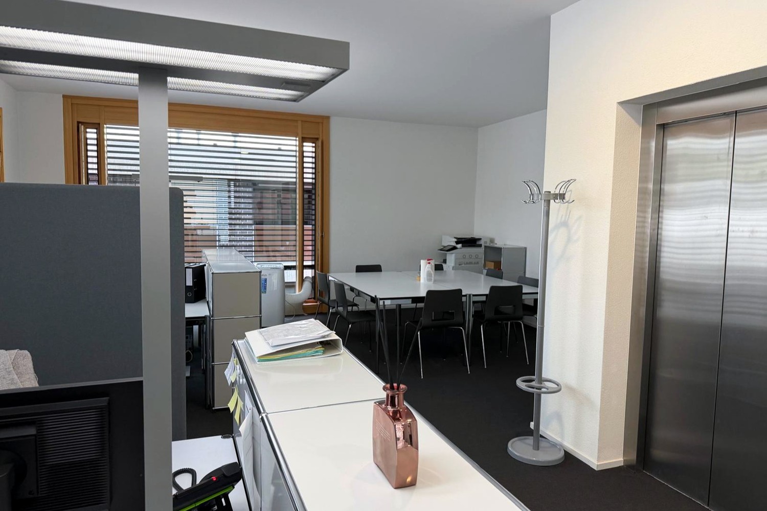 412-585m² office