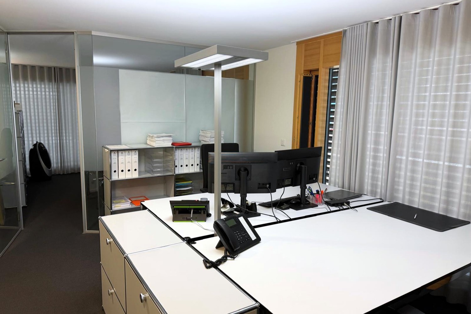 412-585m² office