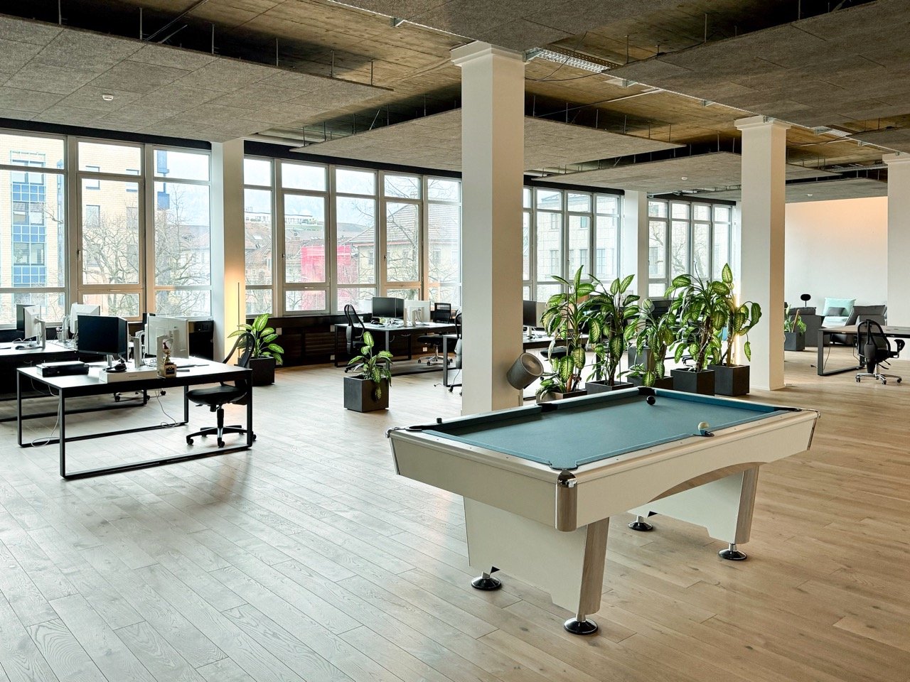400m² office