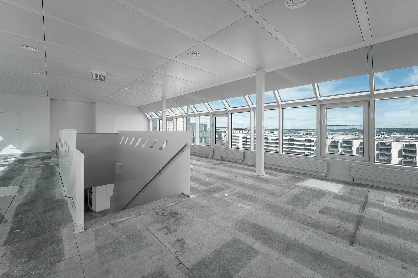 940m² office