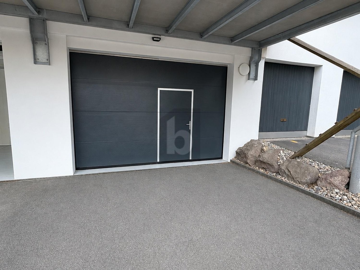 57m² storage room, photo 3 of 4