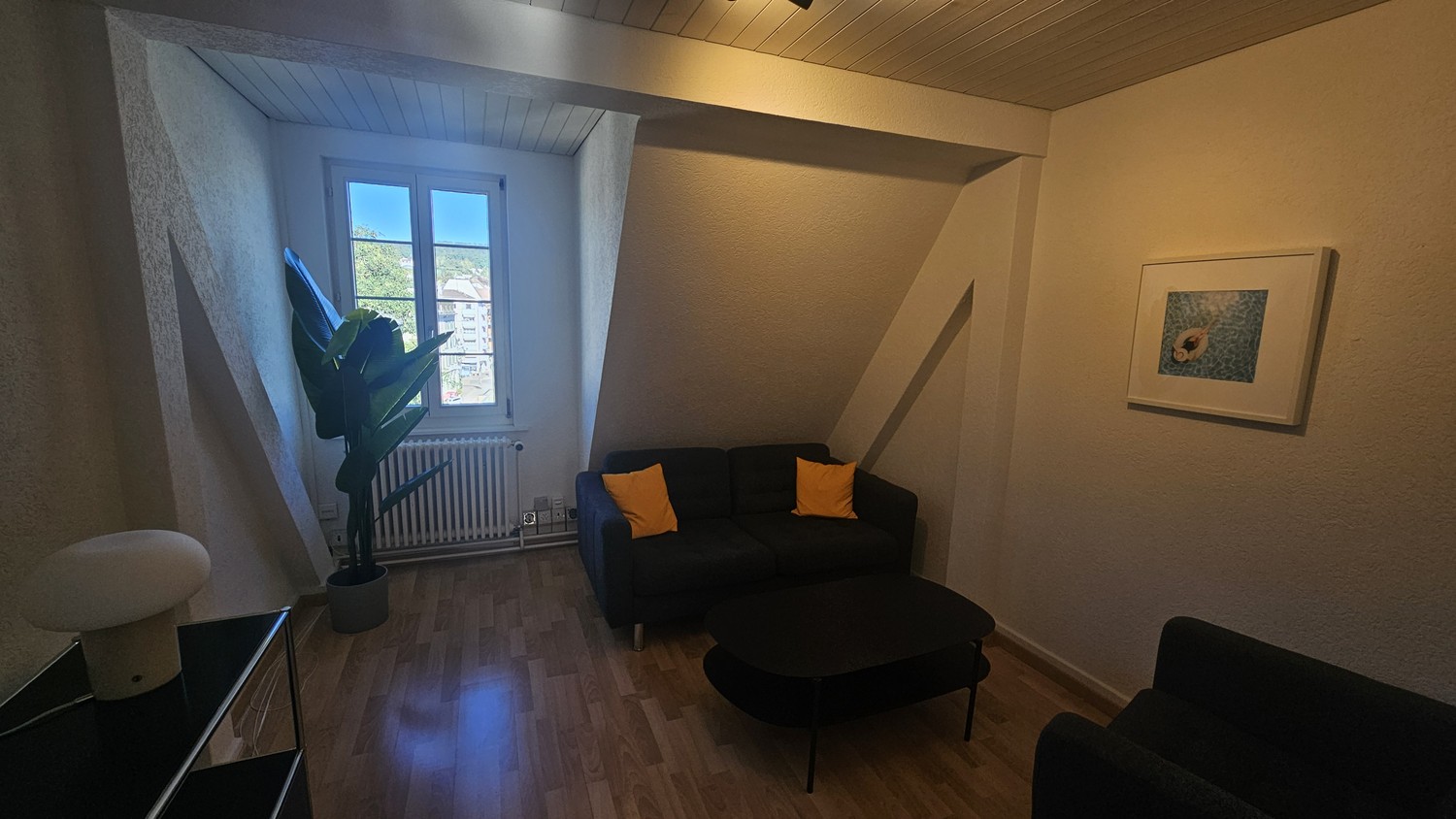 90m² office