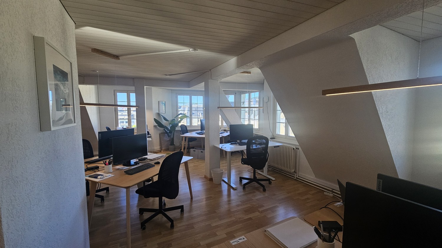 90m² office