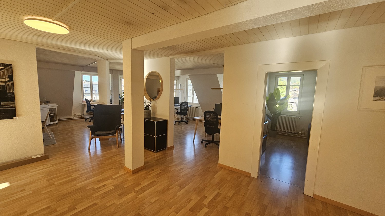 90m² office