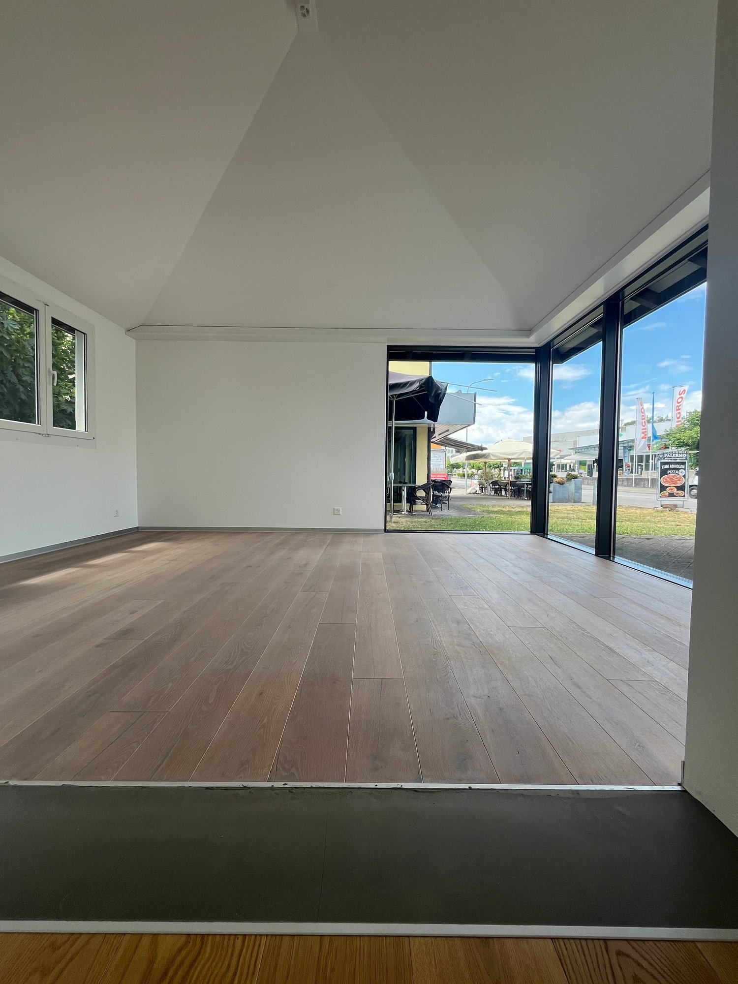 170m² commercial