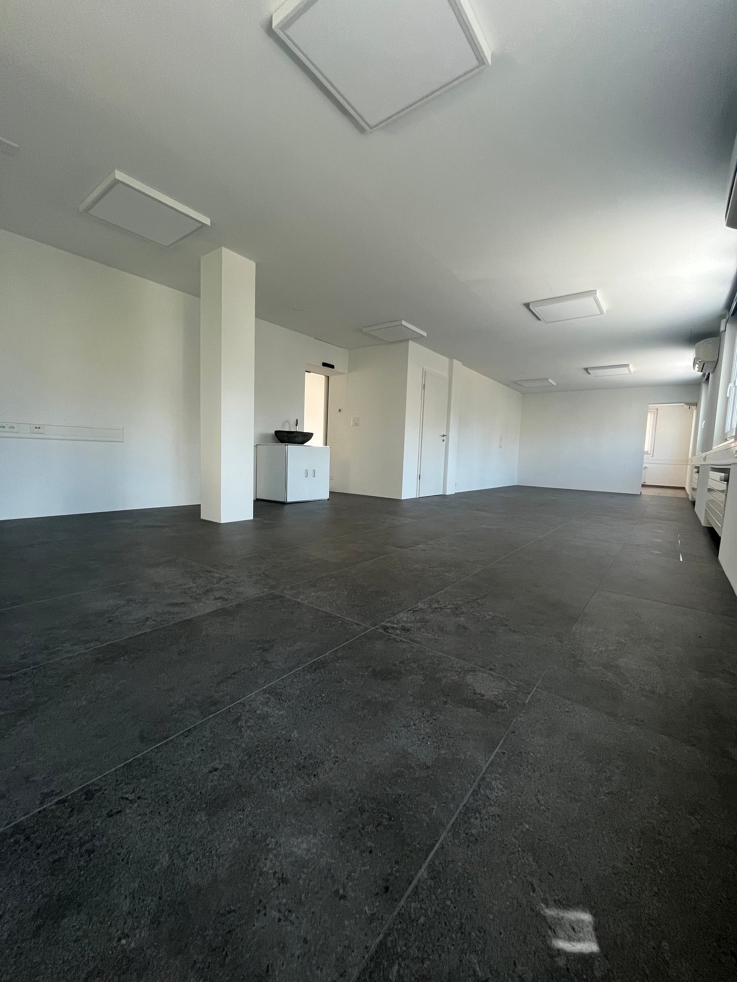 170m² commercial