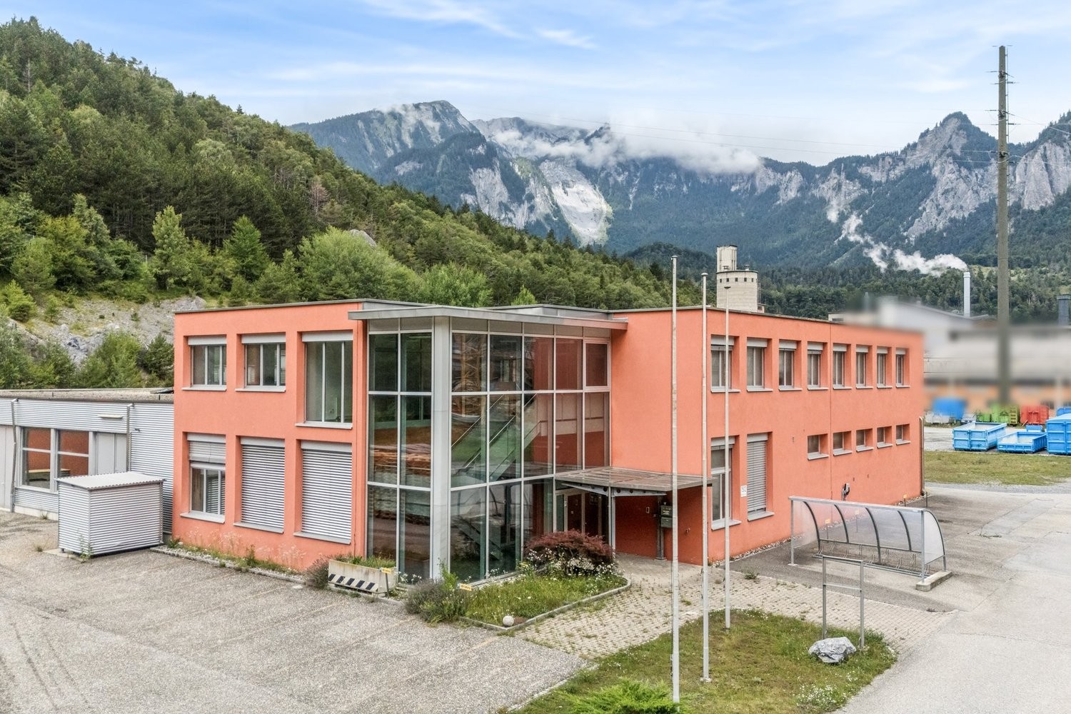 1217m² storage room