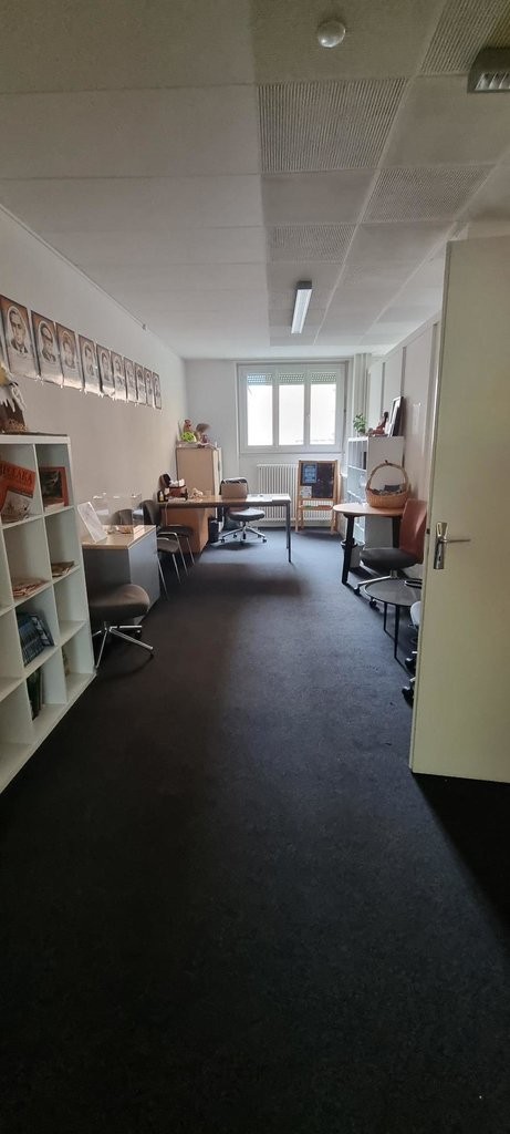 182m² Büro, Foto 1 von 10