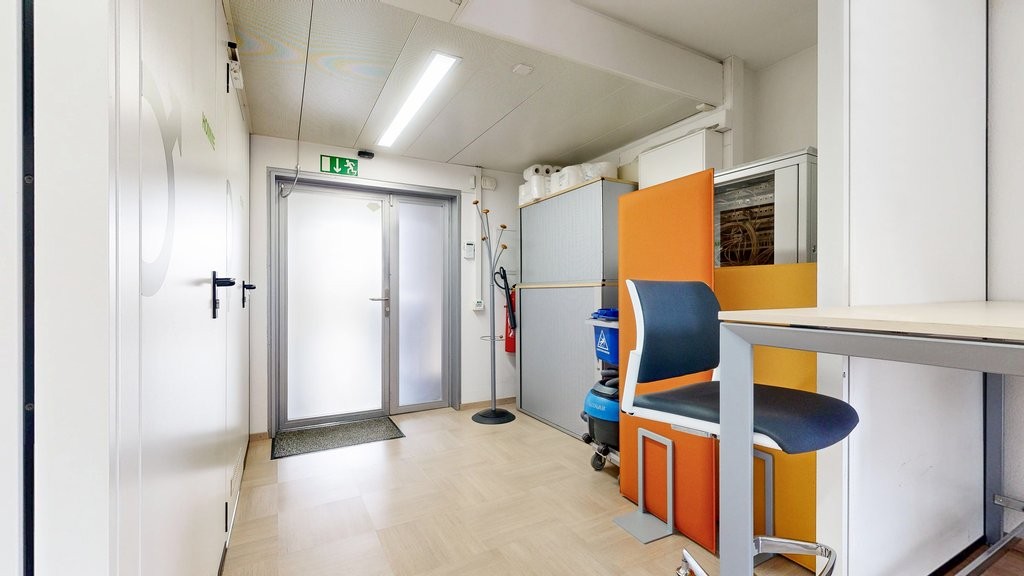 232m² office