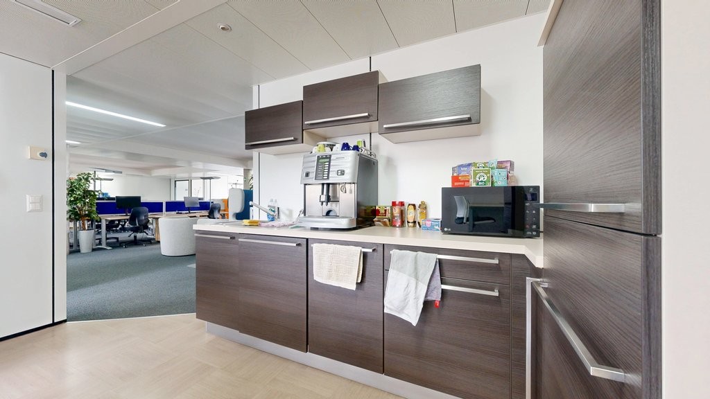 232m² office