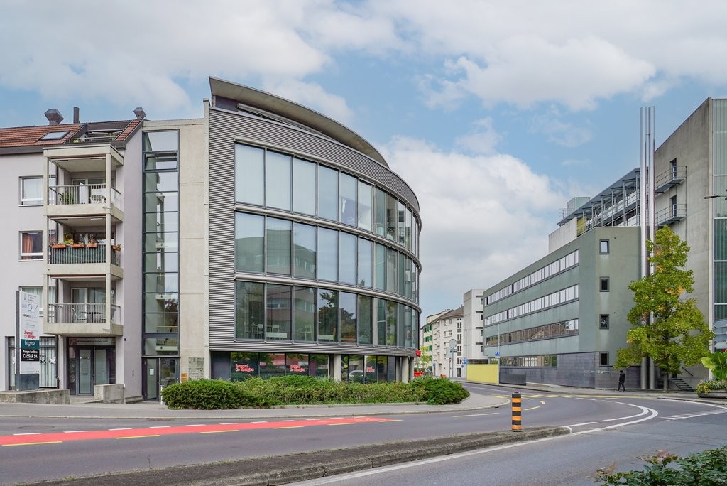 232m² office