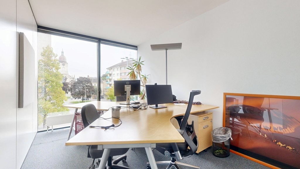 232m² office