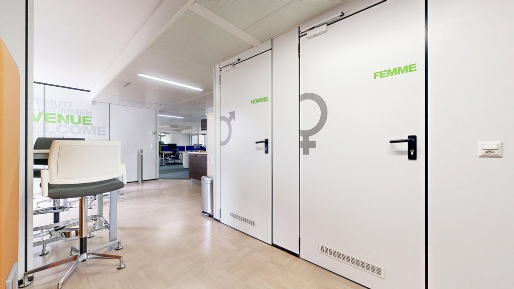 232m² office