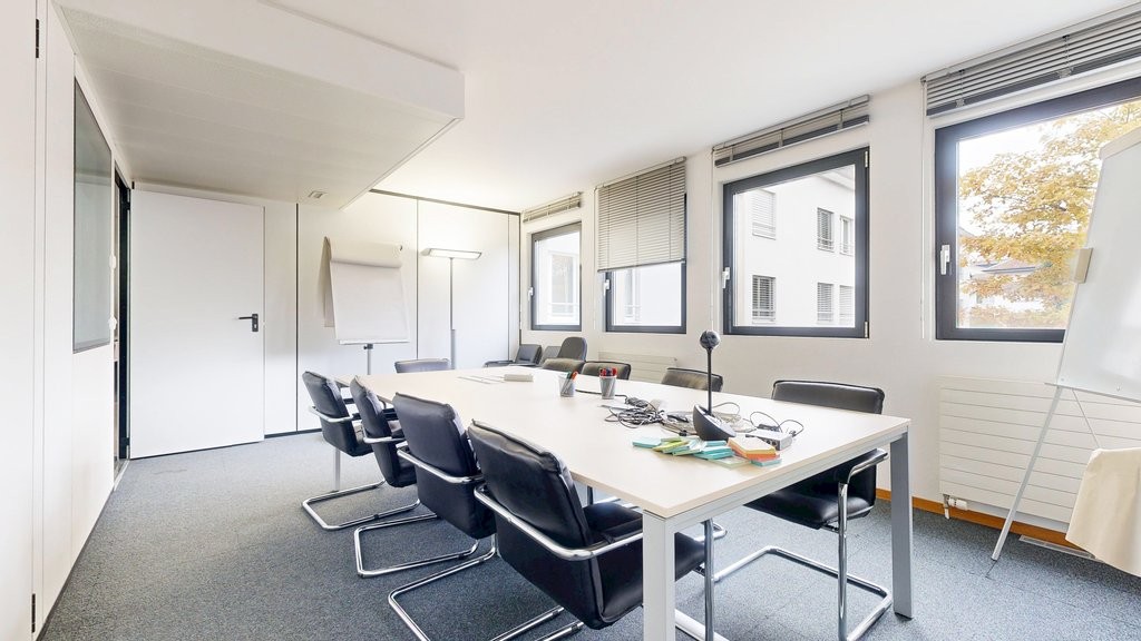 232m² office