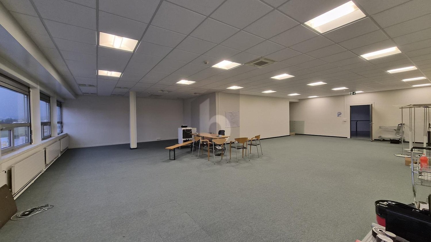 152m² office
