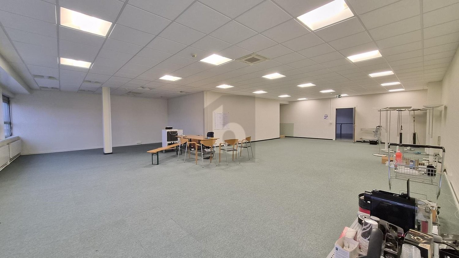 152m² office