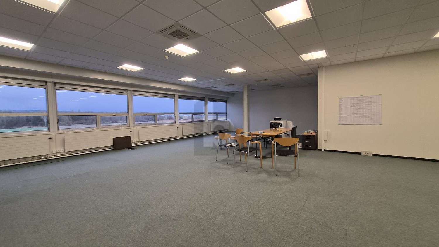 152m² office
